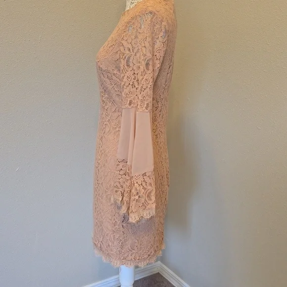 Venus Lace Sheath Bodycon Dress with Bell Sleeves sz 10 NWT - Picture 12 of 16